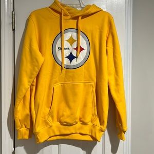 Rare yellow Pittsburgh Steelers Hoodie with Roethlisberger number 7. New